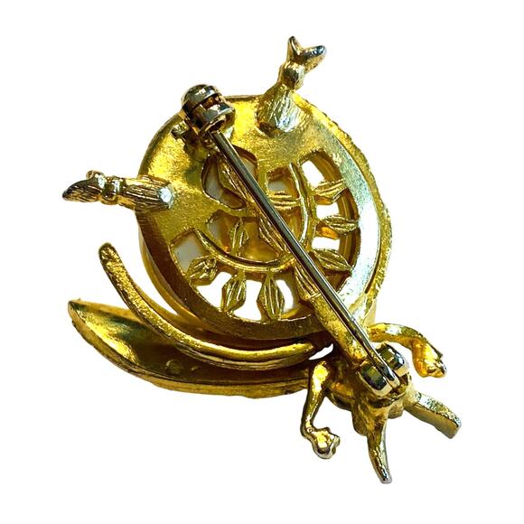 Vintage Mid Century Novelty Brooch Goldtone & Faux Pearl Bug Beetle Insect Pin - Picture 4 of 7